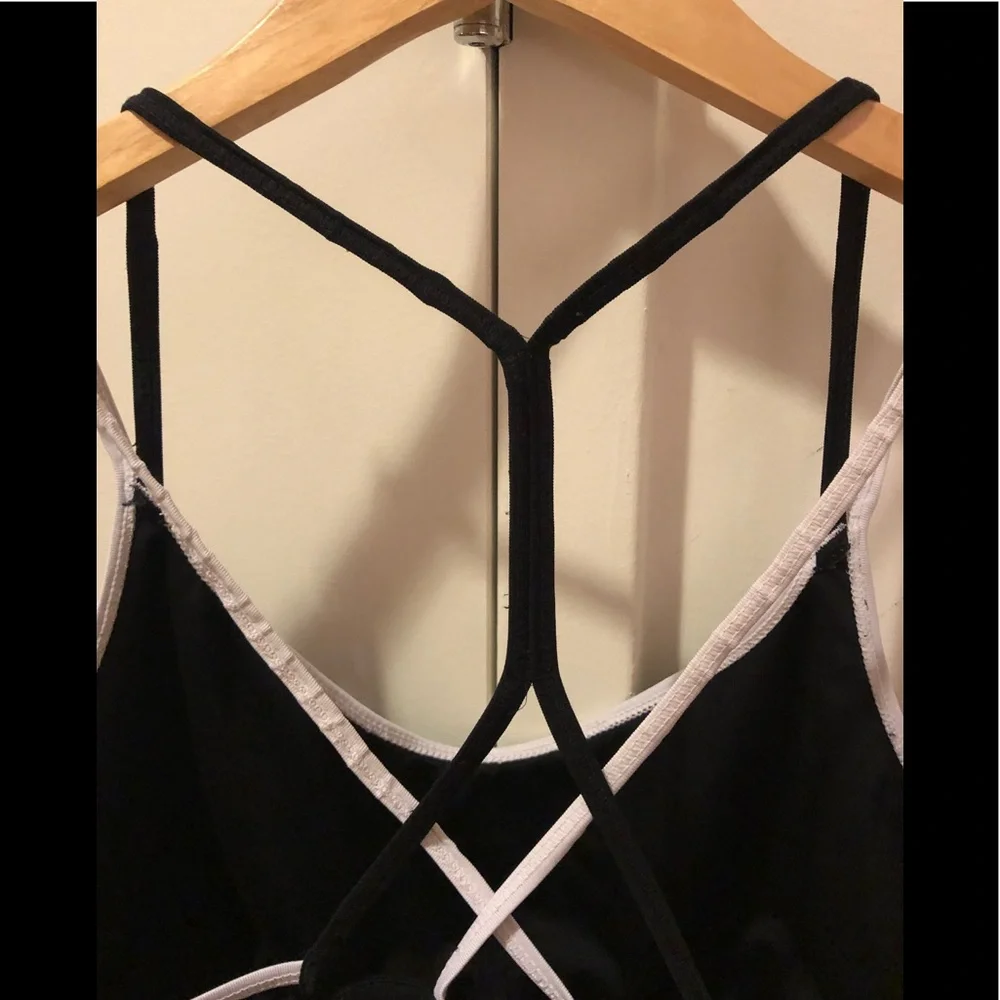 ⛔️SOLD⛔️ Adidas 🖤 Strappy Back Sports Bra - Picture 10 of 14